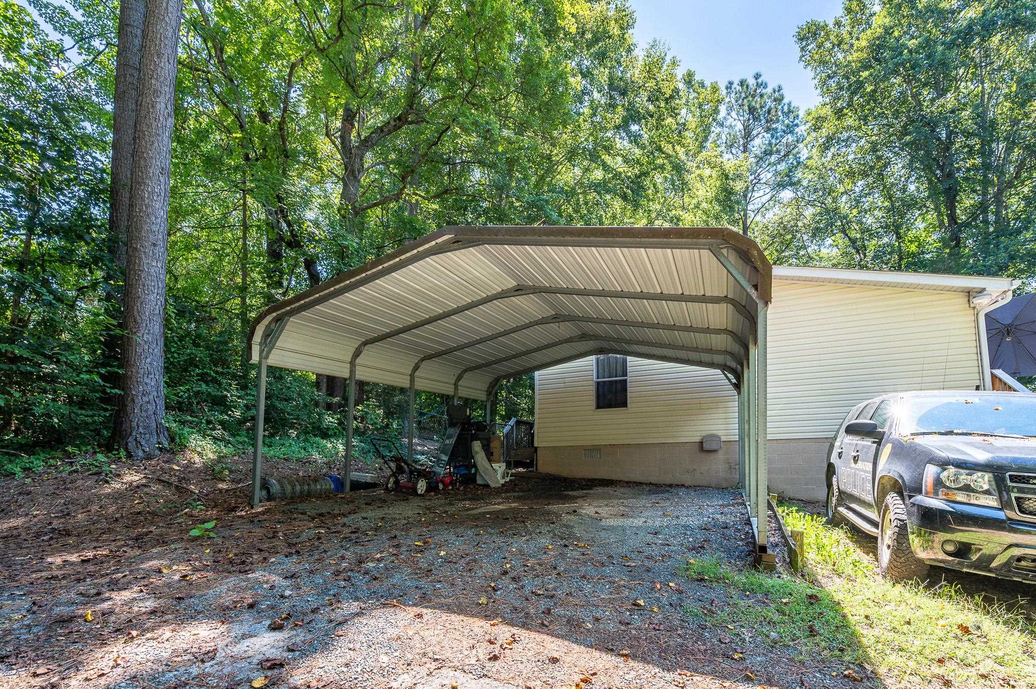 140 Garford Road Madison Heights, VA 24572 - Photo 29 of 35 a view of backyard with tub and trees