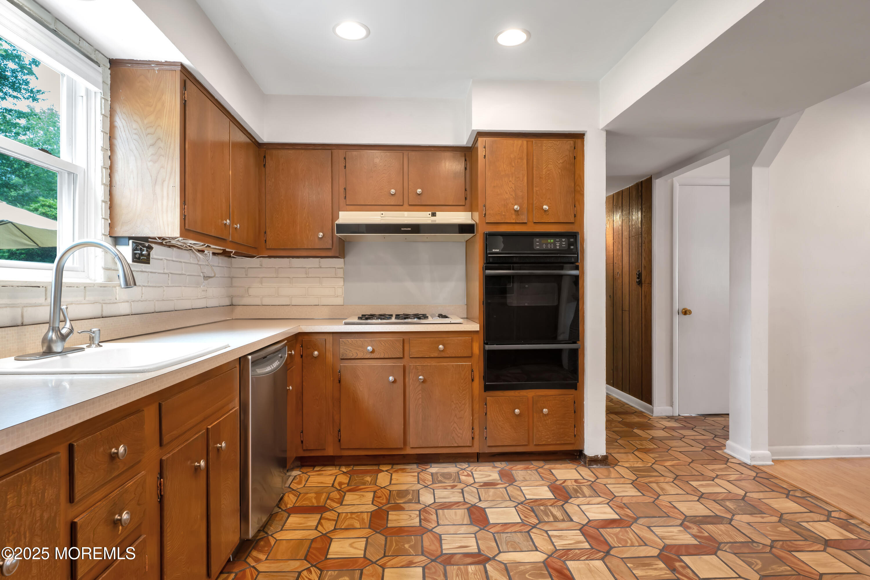 45 Regina Road Morganville, NJ 07751 - Photo 9 of 37 HOM05776
