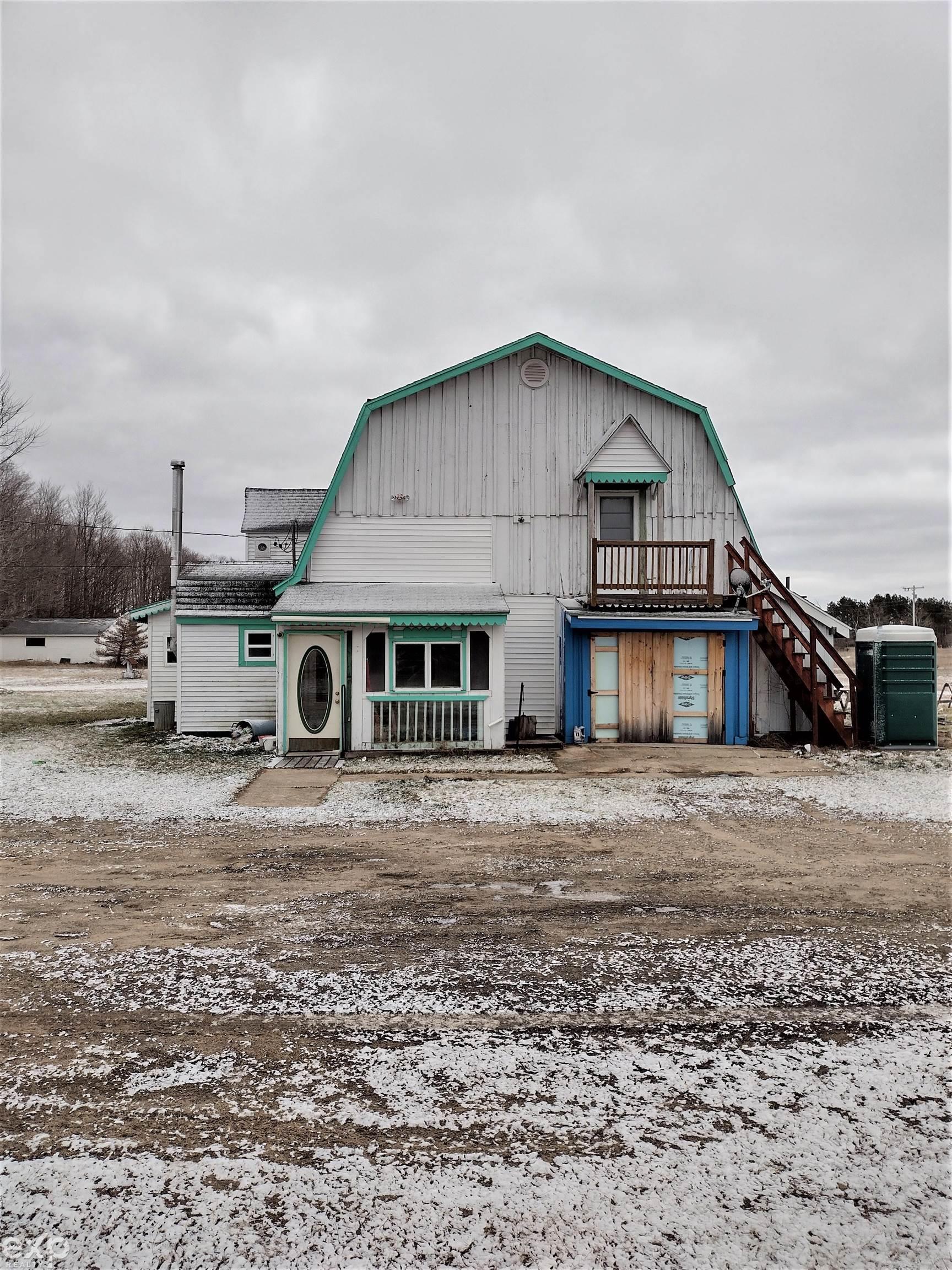 907 South Marshall Road Beulah, MI 49617 - Photo 2 of 29 Gallery Image 2
