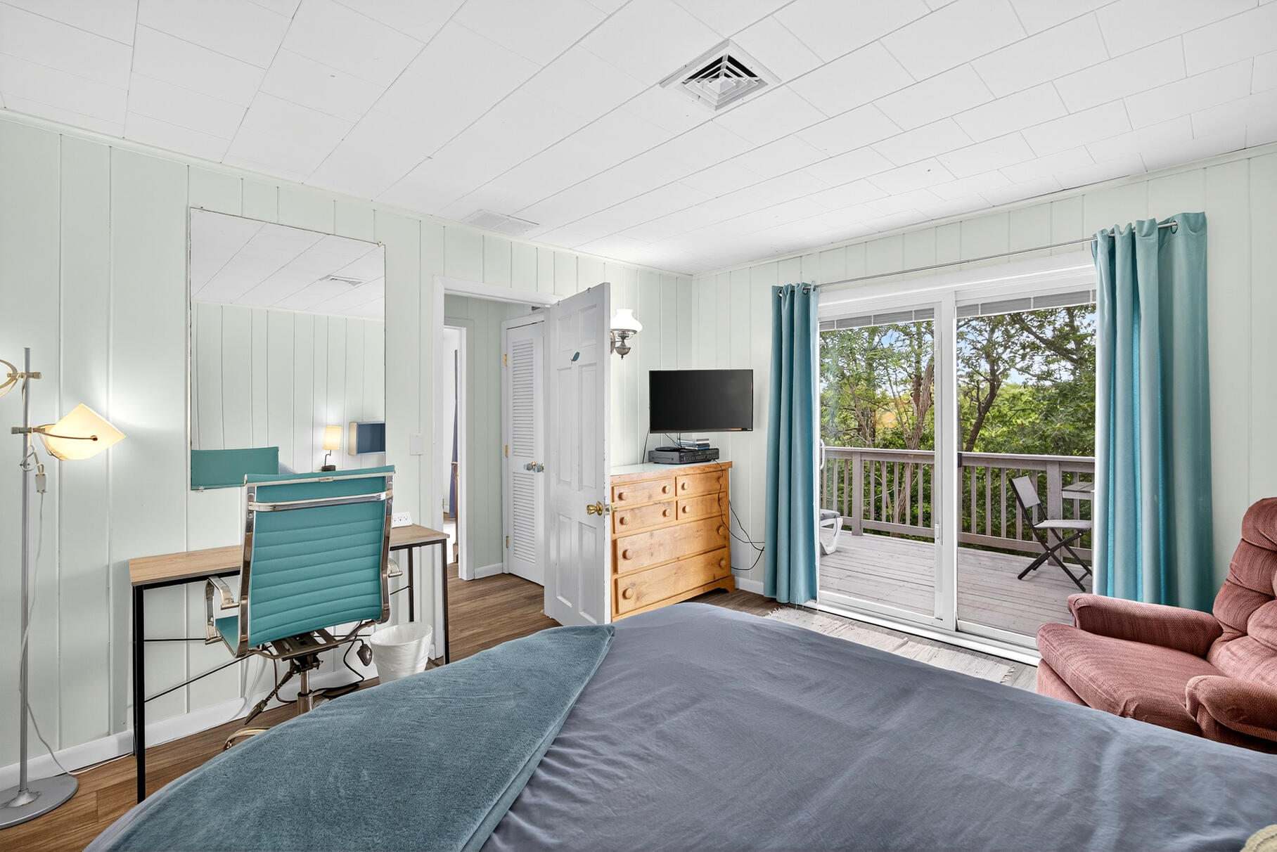 46 Hiram Hill Road Wellfleet, MA 02667 - Photo 12 of 36 a room with furniture and a window