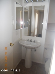 2401 West Vineyard Road Tempe, AZ 85282 - Photo 10 of 12 bathroom