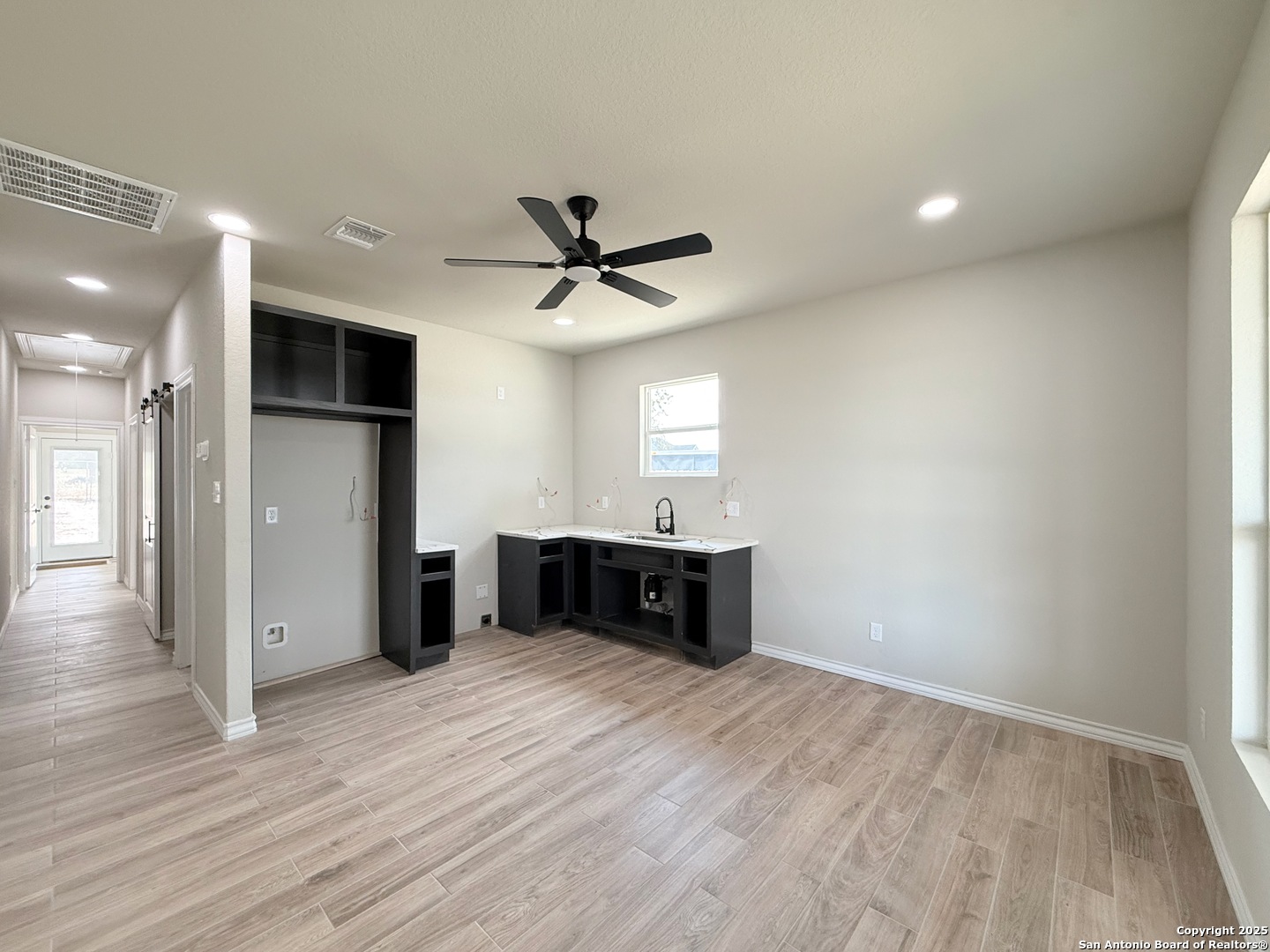 3274 Interstate 35, Unit 1 Natalia, TX 78059 - Photo 11 of 20