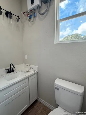 $1,100 | 3274 Interstate 35, Unit 1, Natalia, TX 78059
