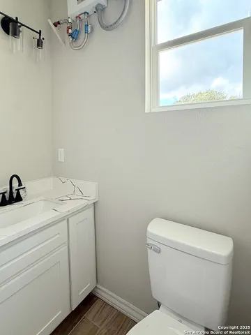 $1,100 | 3274 Interstate 35, Unit 1, Natalia, TX 78059