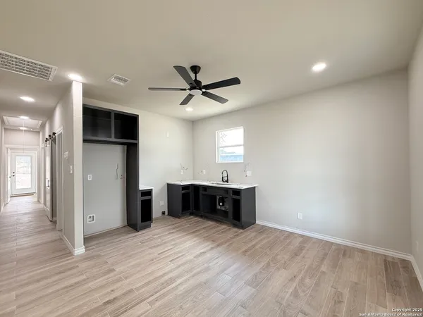 $1,090 | 3274 Interstate 35, Unit 1, Natalia, TX 78059