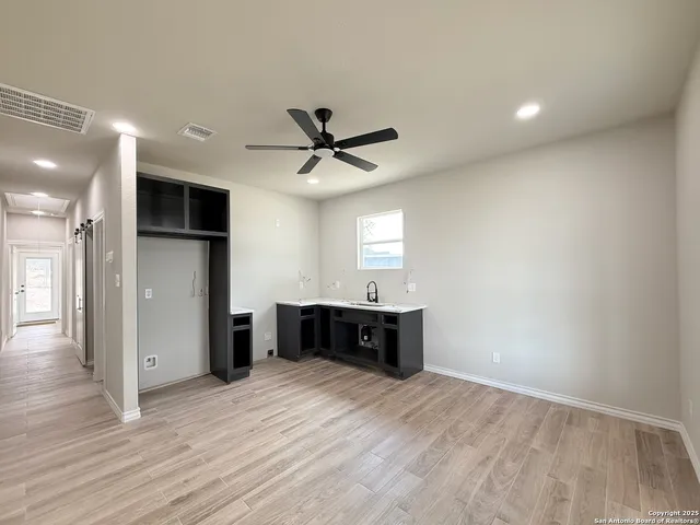 $1,100 | 3274 Interstate 35, Unit 1, Natalia, TX 78059