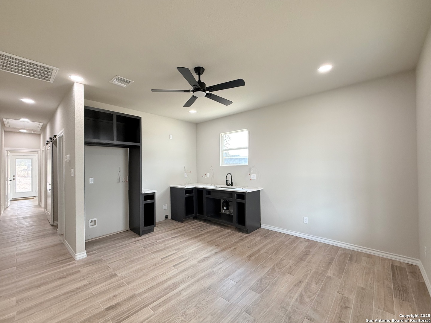 3274 Interstate 35, Unit 1 Natalia, TX 78059 - Photo 9 of 20