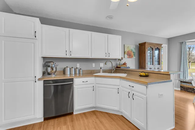 $485,000 | 3846 Nelson Drive, Jackson, MI 49203