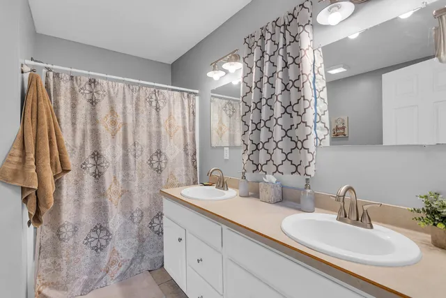 $485,000 | 3846 Nelson Drive, Jackson, MI 49203