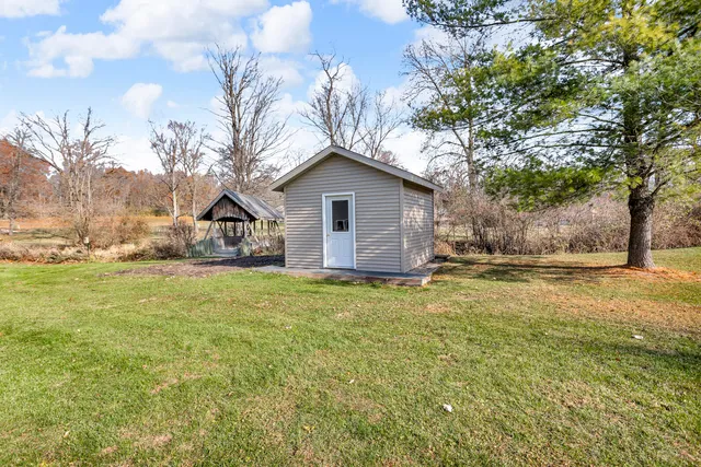 $485,000 | 3846 Nelson Drive, Jackson, MI 49203