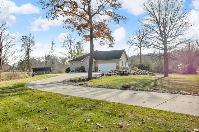 $485,000 | 3846 Nelson Drive, Jackson, MI 49203