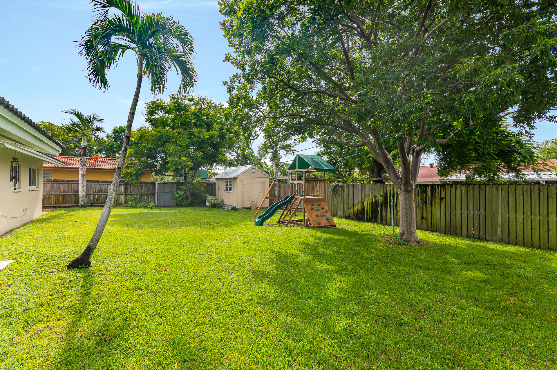 928 Southwest 5th Street Boca Raton, FL 33486 - Photo 5 of 32 photo-5