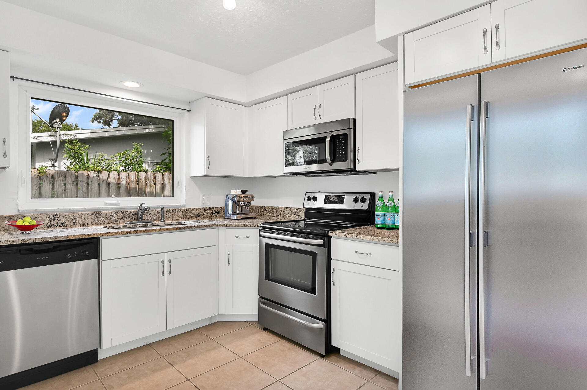 928 Southwest 5th Street Boca Raton, FL 33486 - Photo 7 of 32 staged-7