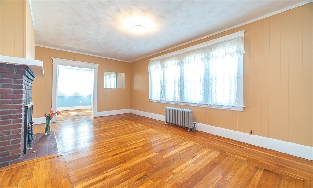 51 Itendale Street Springfield, MA 01108 - Photo 5 of 42 Gallery Image 5