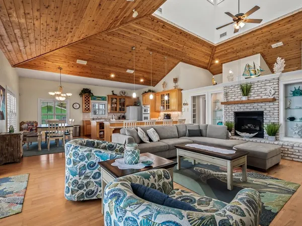 $1,199,000 | 1039 Gulfshore Boulevard, Alligator Point, FL 32346