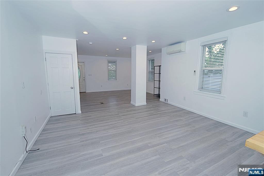 454 Undercliff Avenue Edgewater, NJ 07020 - Photo 8 of 19