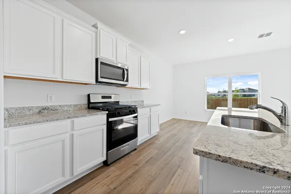 $2,390 | 11840 Luckey Villa, San Antonio, TX 78252