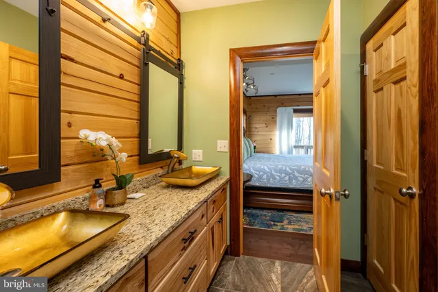 a view of entryway with a brick wall