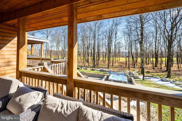 $1,395,000 | 19 Greenside Court, McHenry, MD 21541