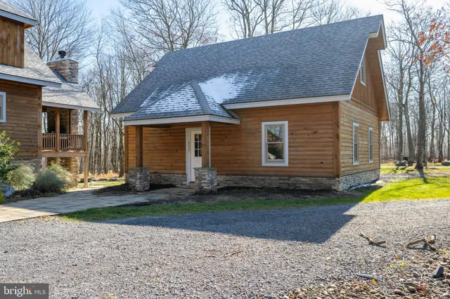 $1,395,000 | 19 Greenside Court, McHenry, MD 21541