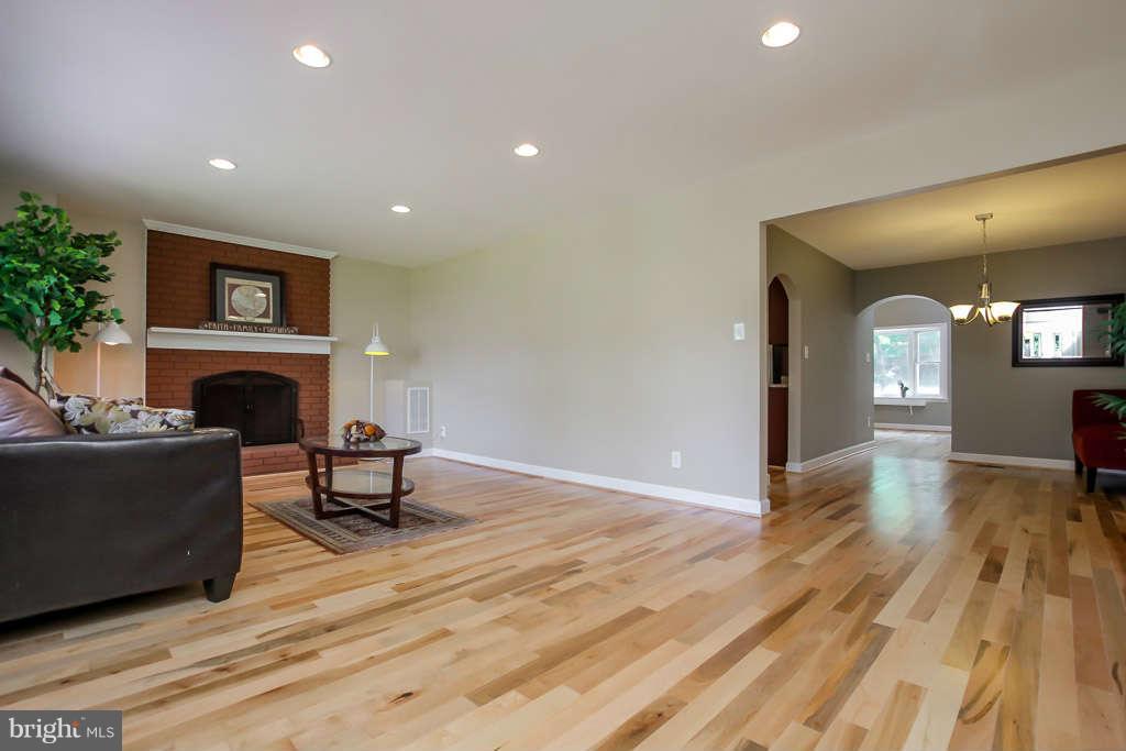 4514 Rhett Lane Fairfax, VA 22030 - Photo 4 of 29 Living Room view from Entryway