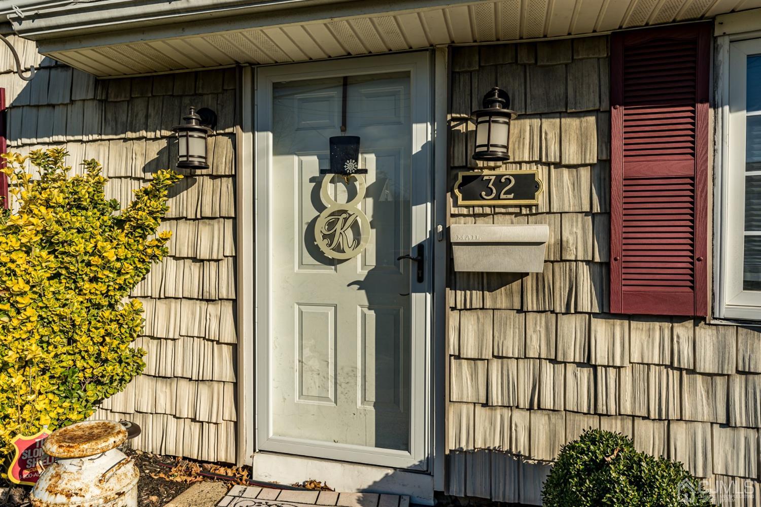 32 Wendy Road Colonia, NJ 07067 - Photo 2 of 28 Gallery Image 2