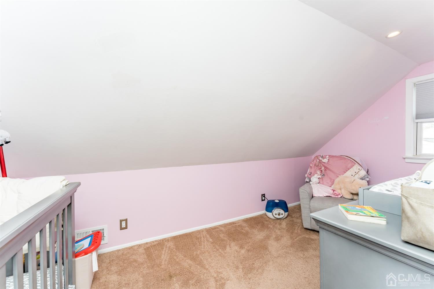 32 Wendy Road Colonia, NJ 07067 - Photo 19 of 28 Gallery Image 19