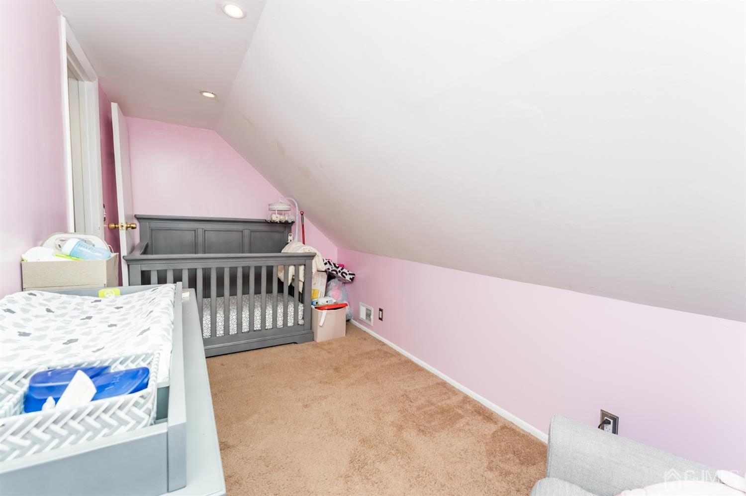 32 Wendy Road Colonia, NJ 07067 - Photo 20 of 28 Gallery Image 20