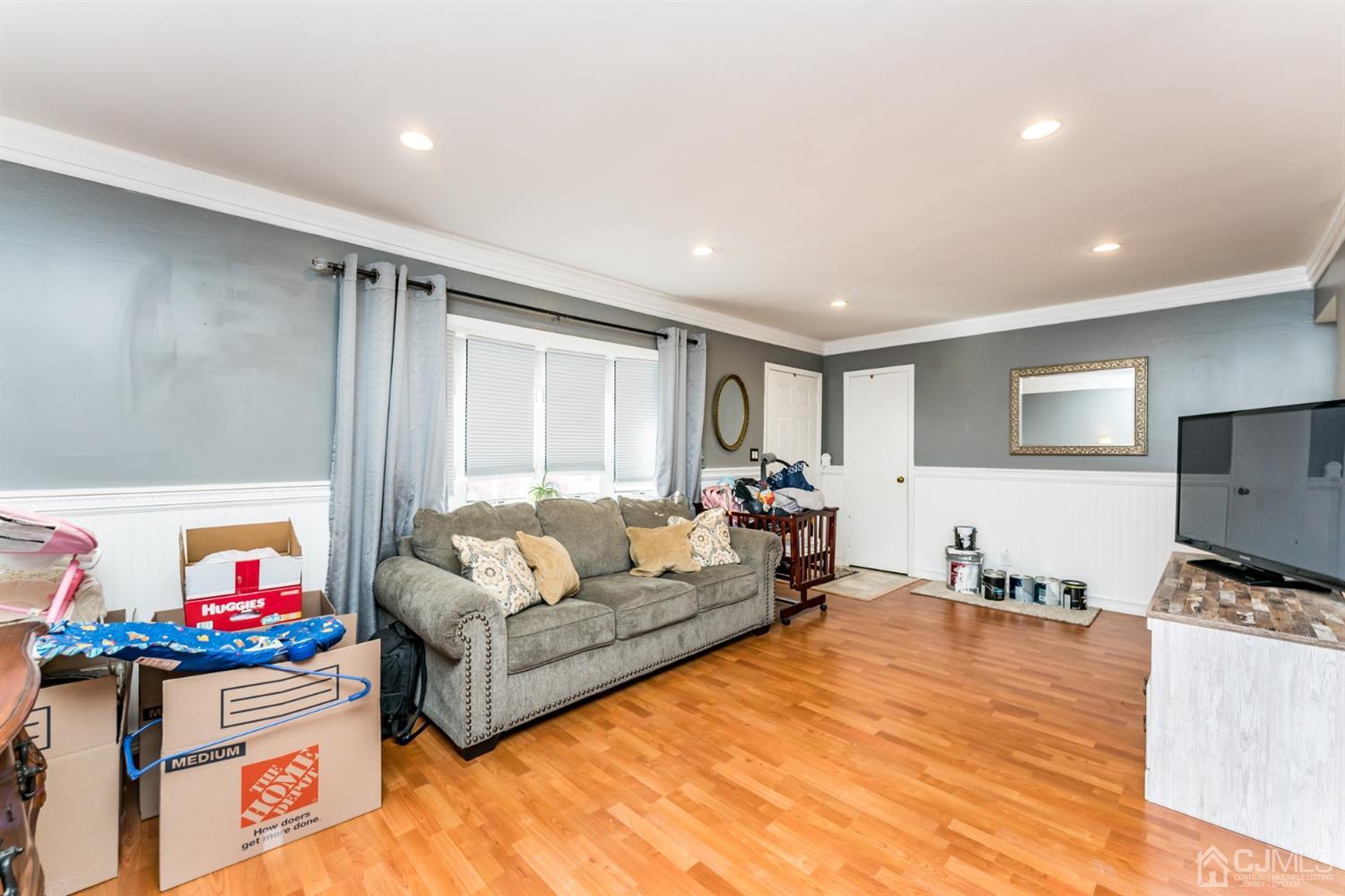 32 Wendy Road Colonia, NJ 07067 - Photo 4 of 28 Gallery Image 4