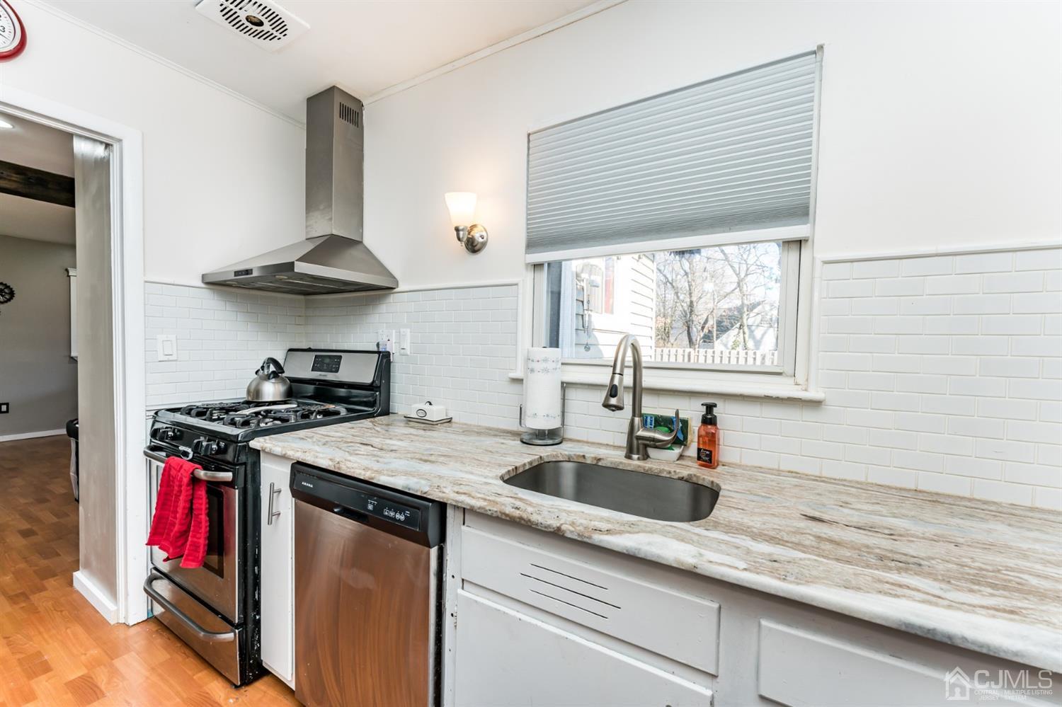 32 Wendy Road Colonia, NJ 07067 - Photo 9 of 28 Gallery Image 9