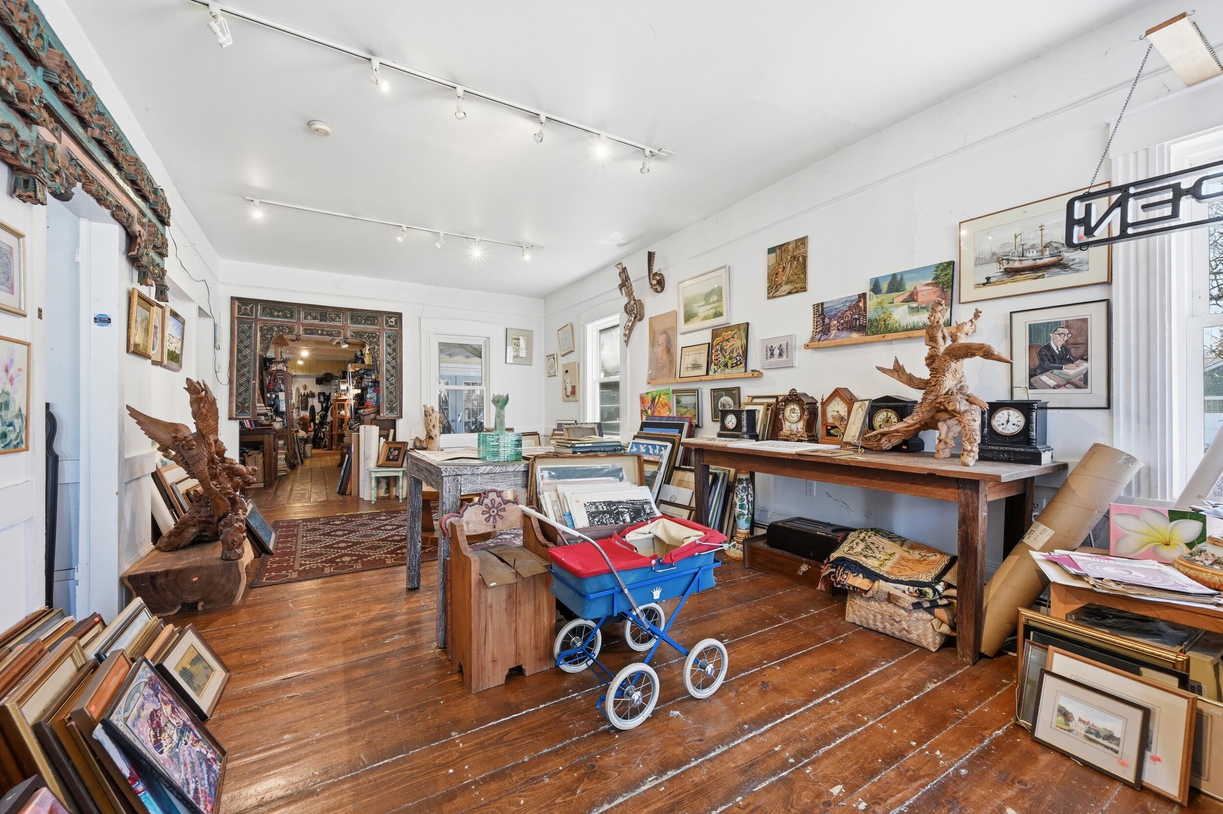 21 South Orleans Road Orleans, MA 02653 - Photo 11 of 32 21SOrleans GalleryFrntRm2