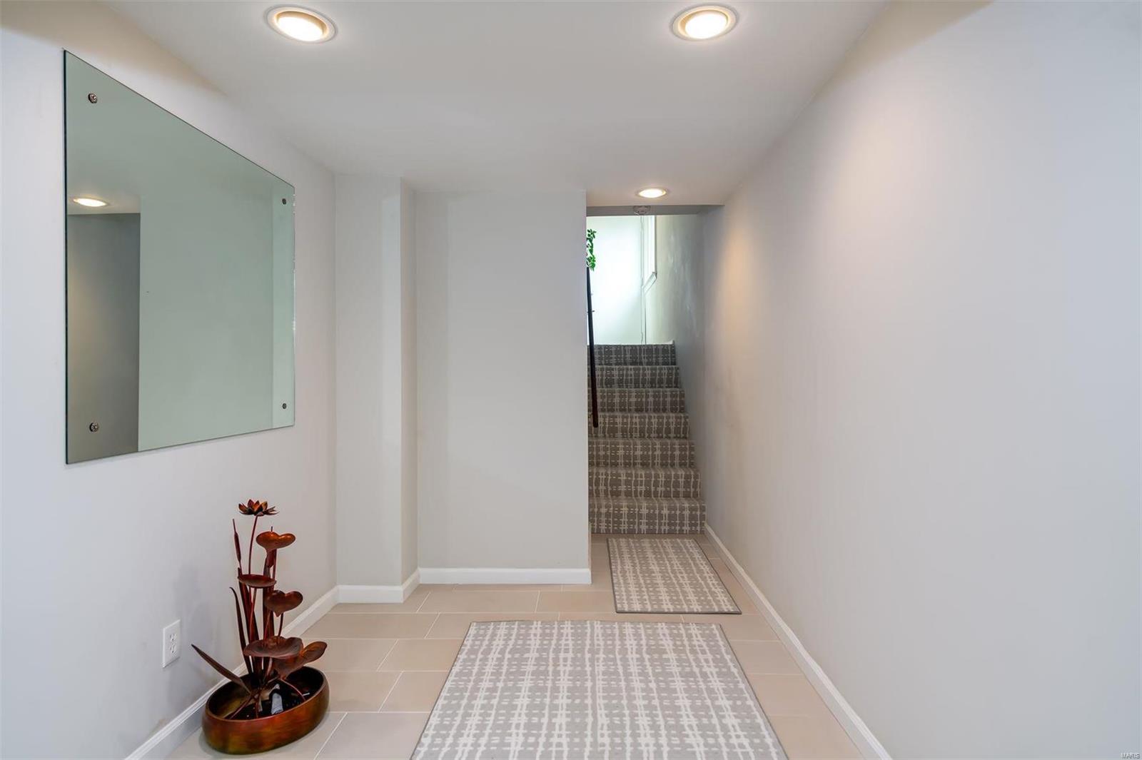 14047 Ladue Road Chesterfield, MO 63017 - Photo 15 of 25 Gallery Image 15