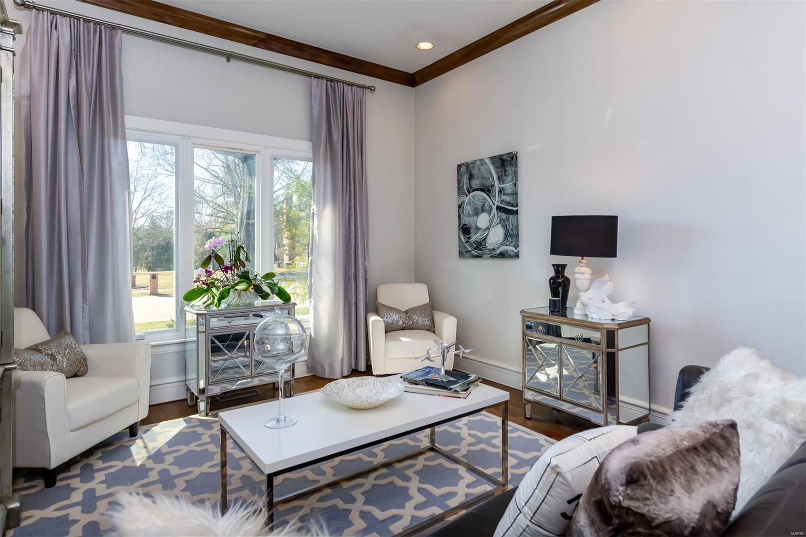 14047 Ladue Road Chesterfield, MO 63017 - Photo 5 of 25 Gallery Image 5