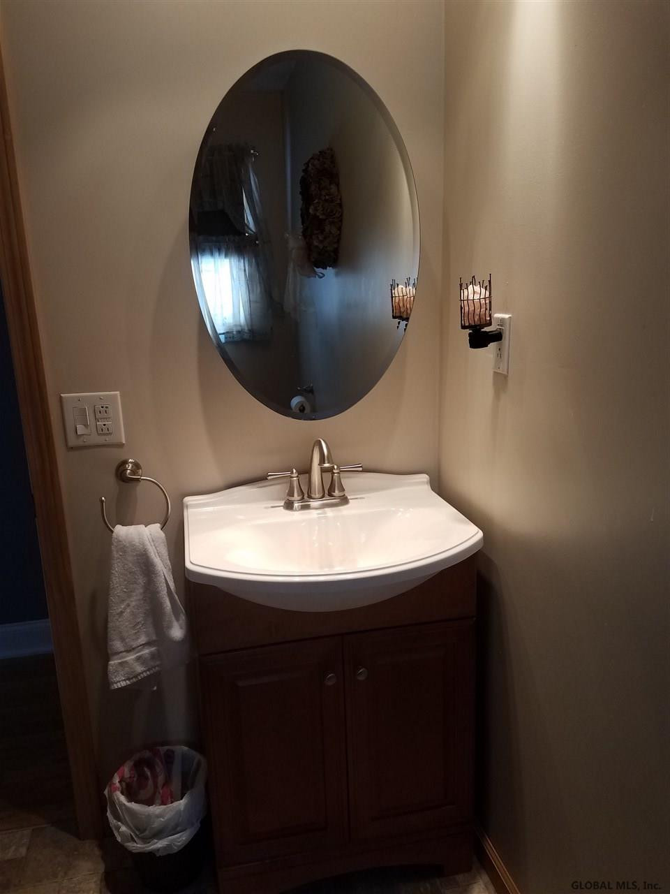 545 Bradford Road Schenectady, NY 12304 - Photo 17 of 28 Photo 17