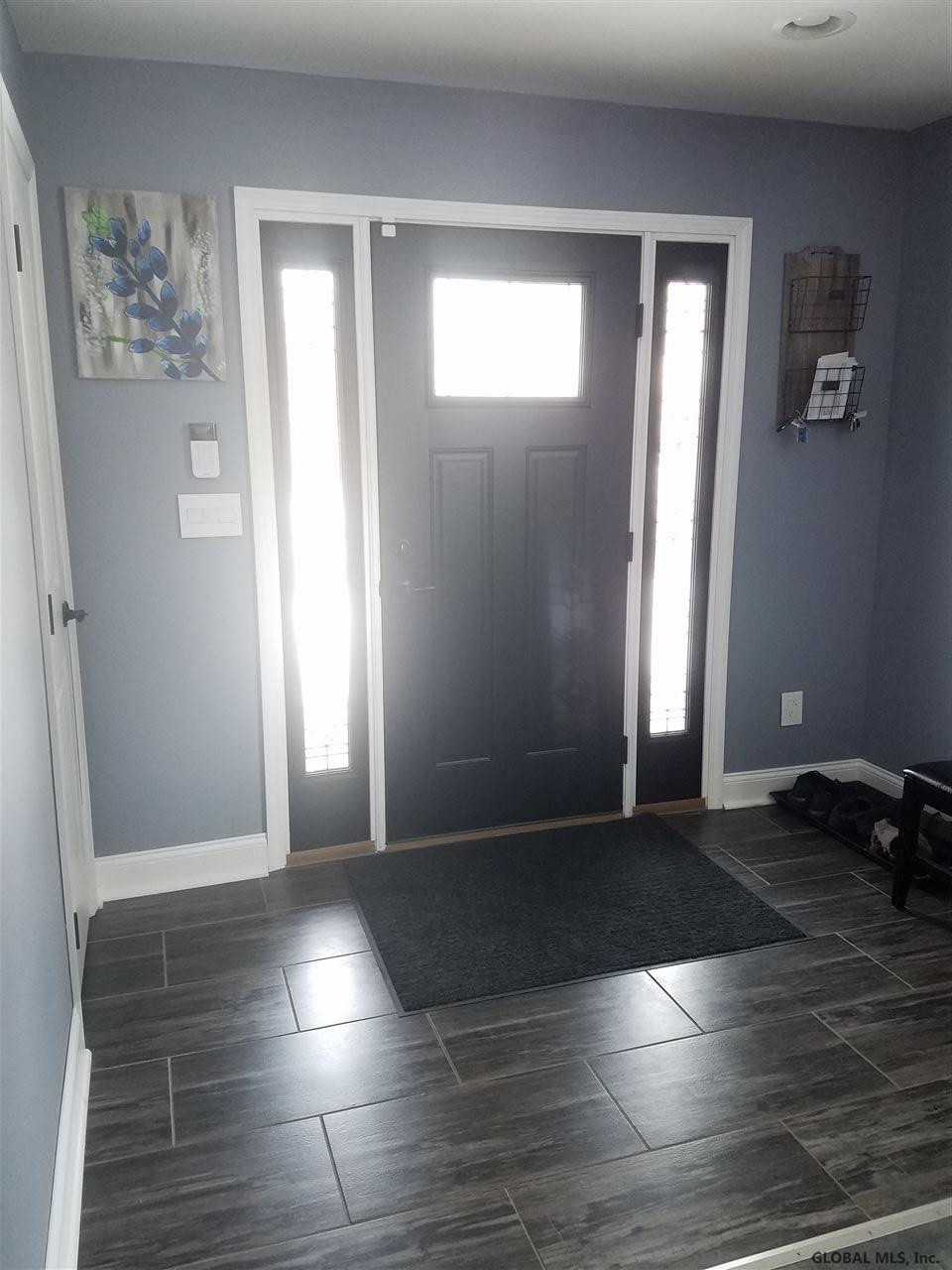 545 Bradford Road Schenectady, NY 12304 - Photo 4 of 28 Photo 4