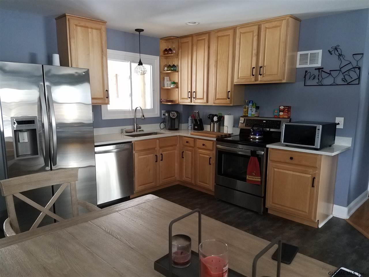 545 Bradford Road Schenectady, NY 12304 - Photo 6 of 28 Photo 6