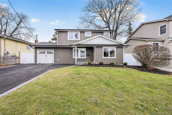 $5,400 | 214 Oak Neck, Islip, NY 11795