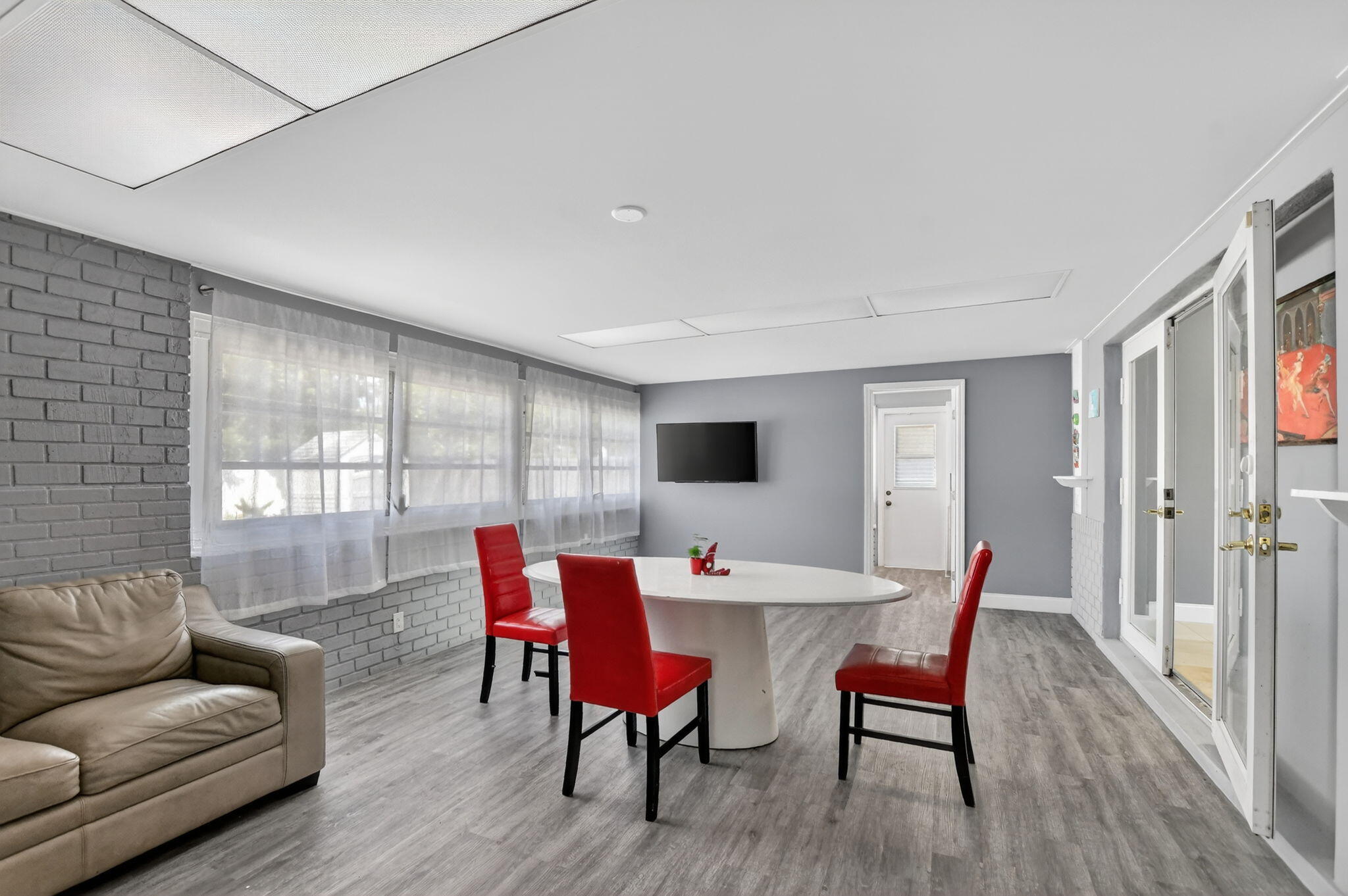 257 Southwest 5th Street Boca Raton, FL 33432 - Photo 20 of 61 Spacious Family Room