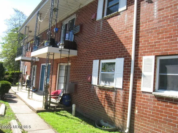 $1,850 | 45 Broad Street, Unit 2, Freehold, NJ 07728