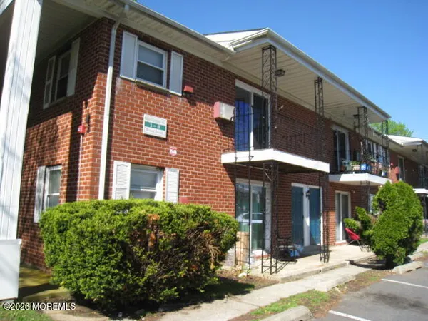 $1,850 | 45 Broad Street, Unit 2, Freehold, NJ 07728