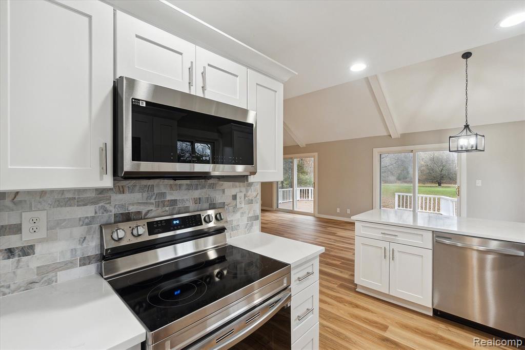 8319 Bennett Lake Road Fenton, MI 48430 - Photo 5 of 52