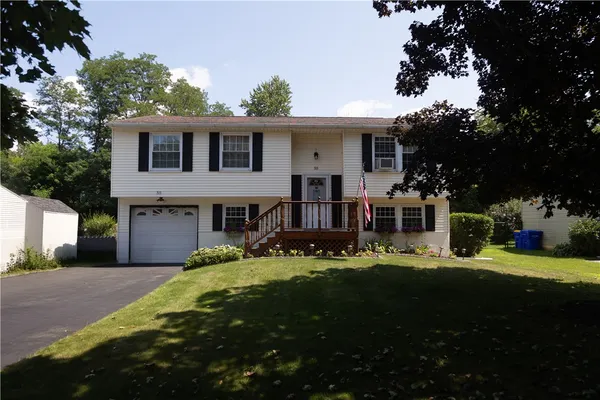 $219,900 | 55 Burning Brush Drive, Gates, NY 14606