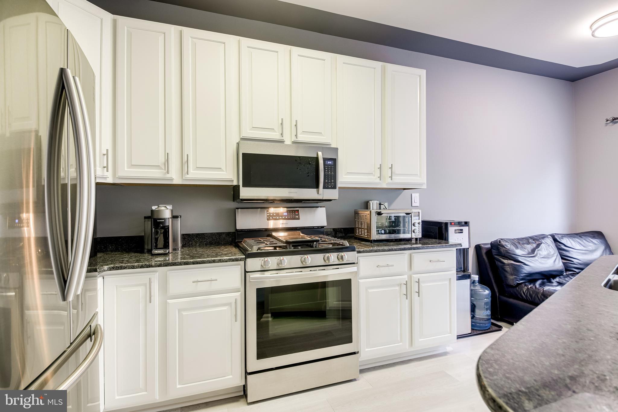 1244 Vintage Place Reston, VA 20194 - Photo 3 of 43 Gallery Image 3