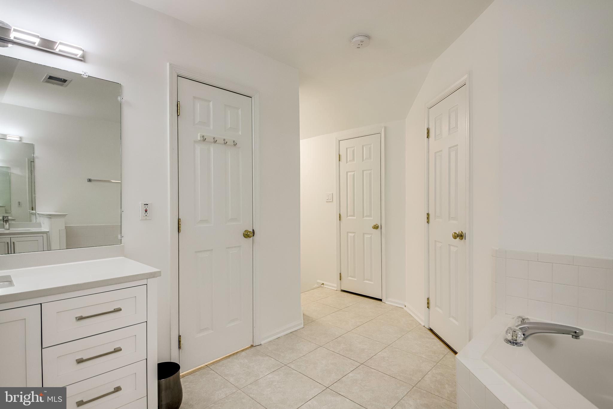 1244 Vintage Place Reston, VA 20194 - Photo 38 of 43 Gallery Image 38
