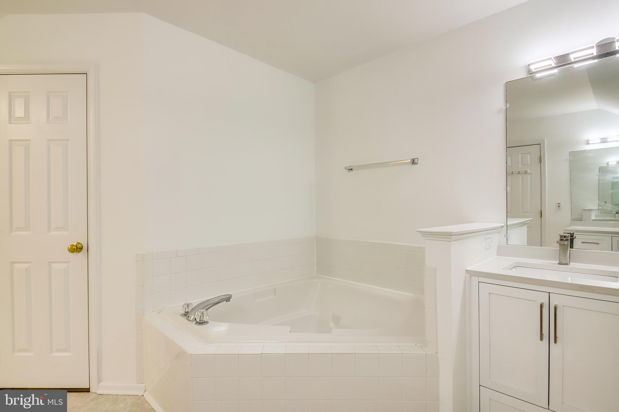1244 Vintage Place Reston, VA 20194 - Photo 39 of 43 Gallery Image 39