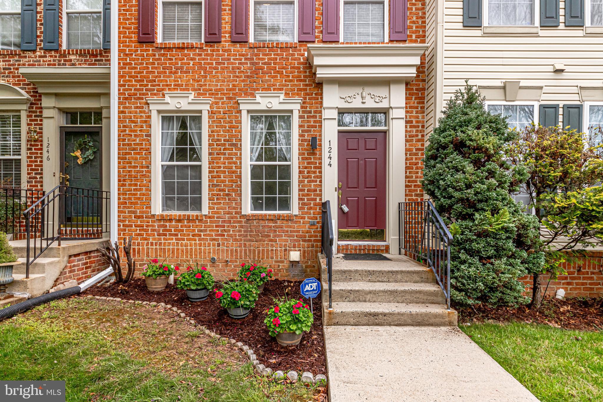 1244 Vintage Place Reston, VA 20194 - Photo 6 of 43 Gallery Image 6