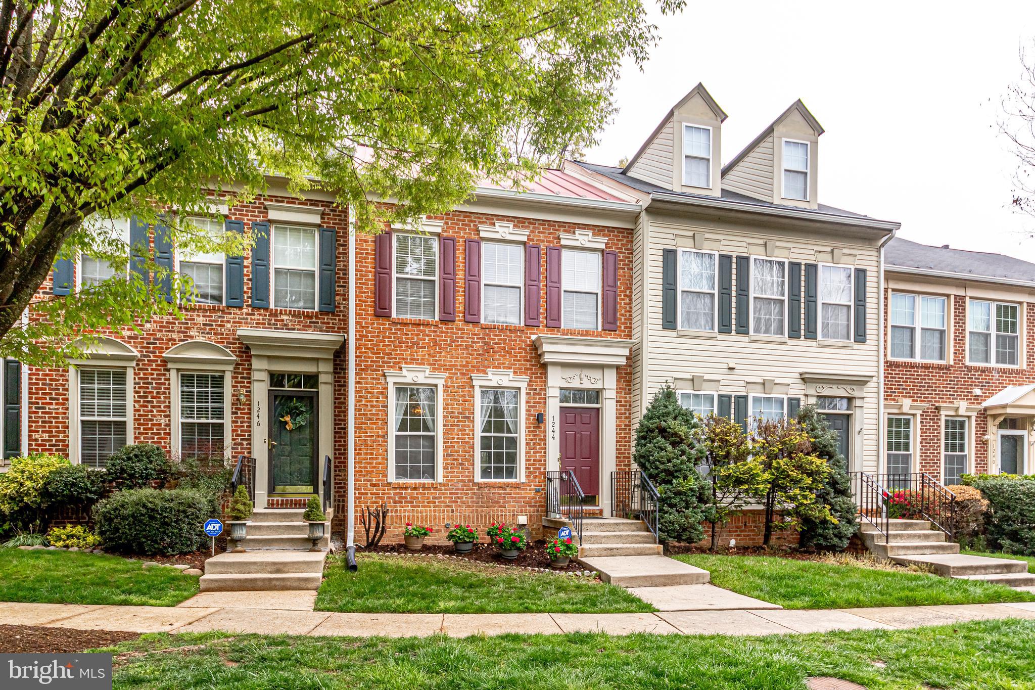1244 Vintage Place Reston, VA 20194 - Photo 7 of 43 Gallery Image 7