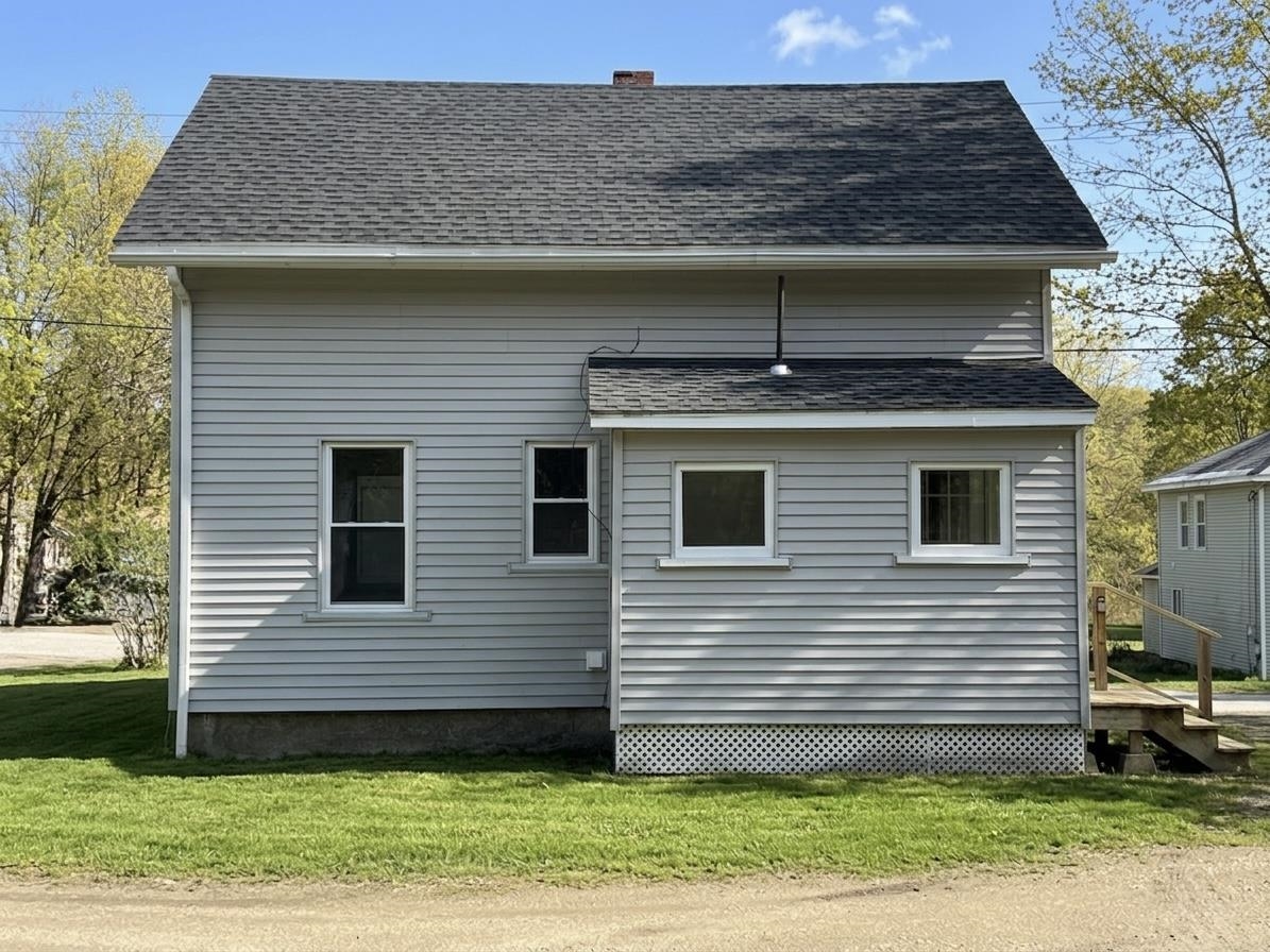 82 Howard Street Winchester, NH 03470 - Photo 3 of 11