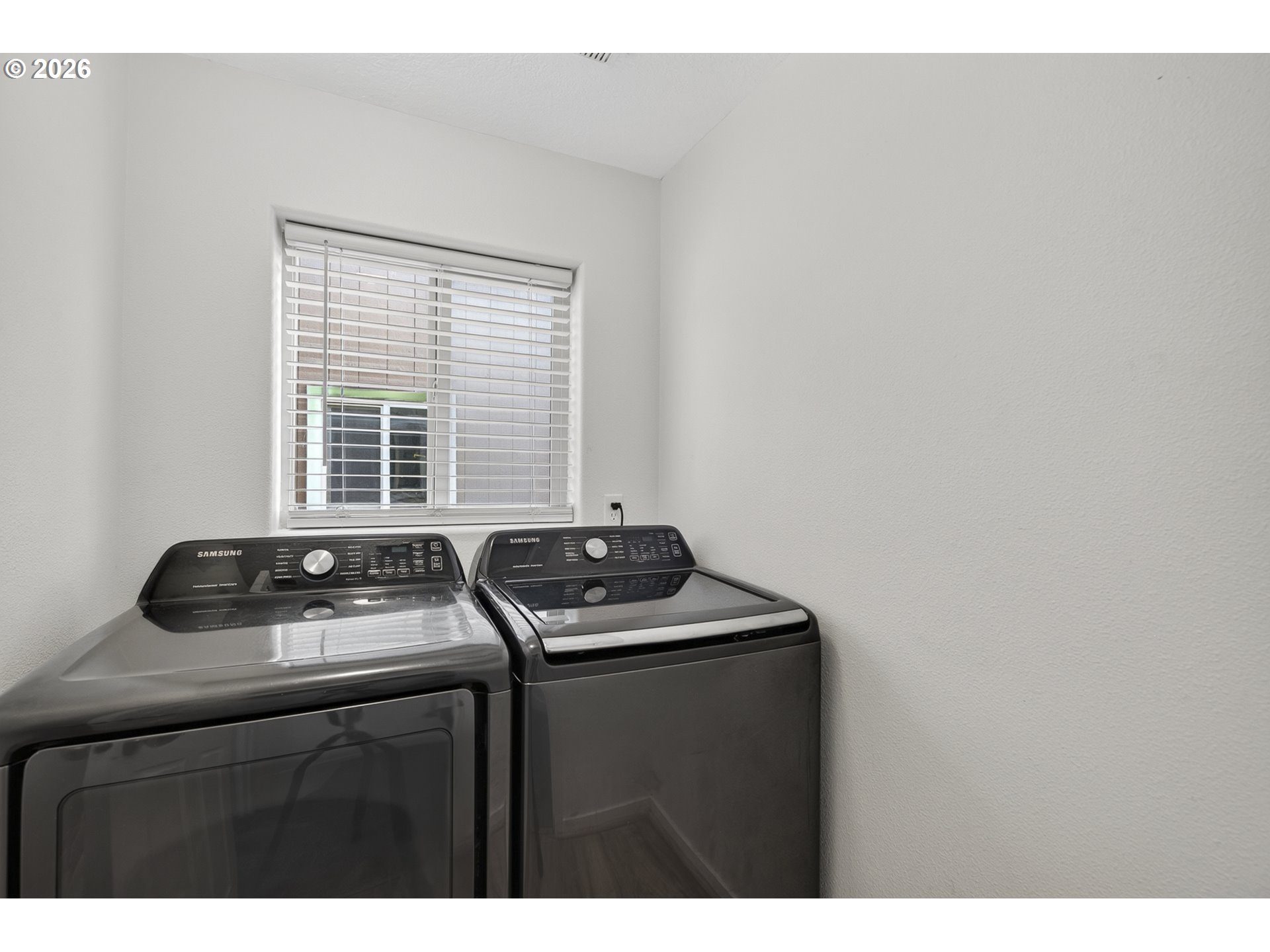 871 North 20th Way Cornelius, OR 97113 - Photo 32 of 37 Laundry