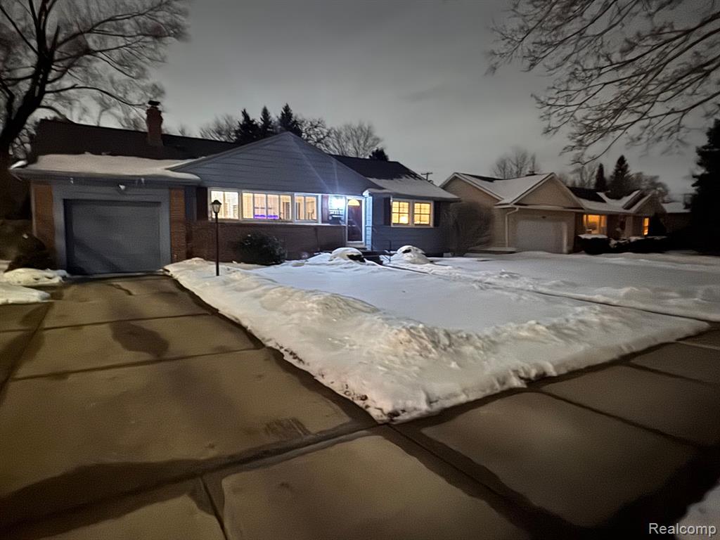 2898 Yorkshire Road Birmingham, MI 48009 - Photo 5 of 24
